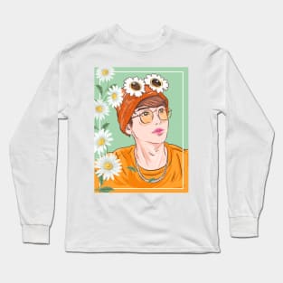 Seunnie in orange with flower frame Long Sleeve T-Shirt